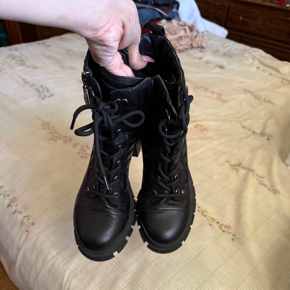 GBG Los Angeles Shoes - Boots